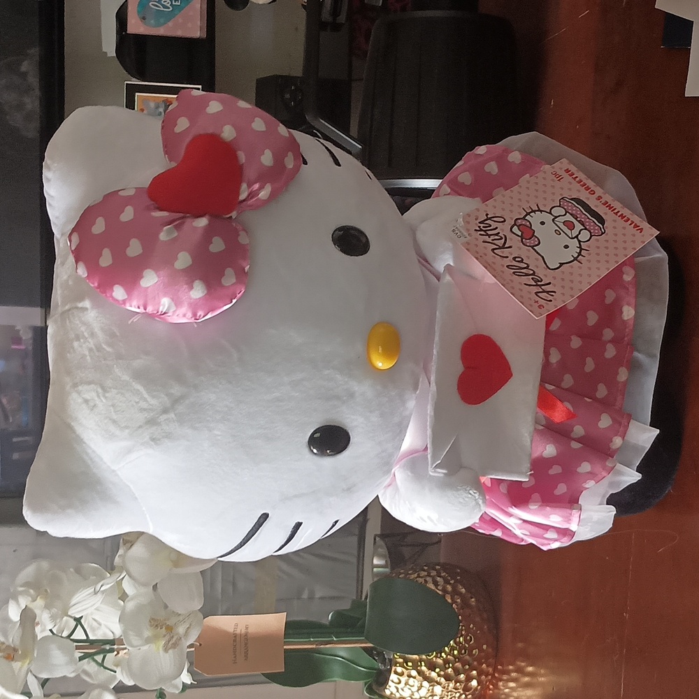 Hello Kitty Valentine Hearts Greeter plush collectible created by Gemmy. New.